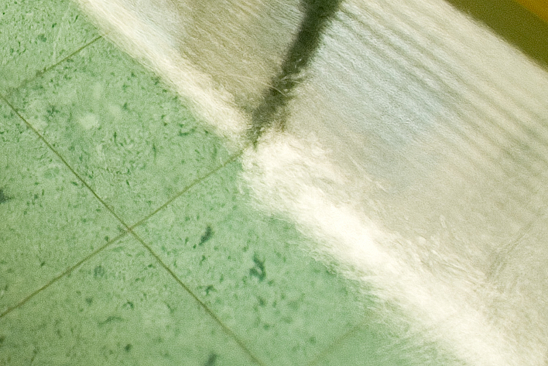 温泉旅館のお風呂にも数多く採用されています。天然木とのデザインの相性が良く和風浴室には、ぴったりの素材の一つです。