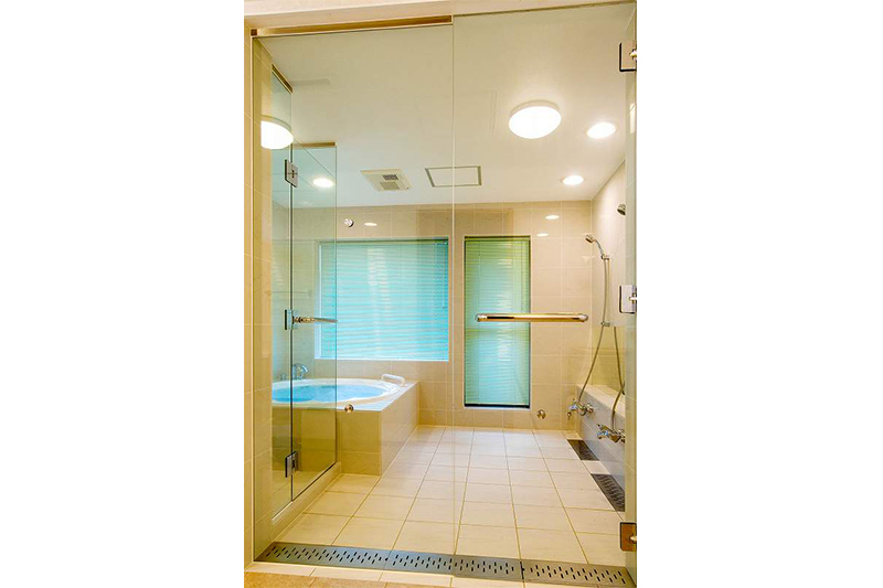 ギラギラしたステンレスの枠が無いので一体感、つながり感は、抜群です。