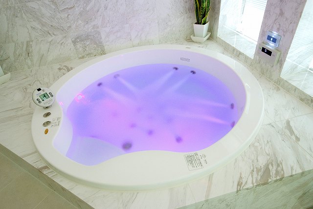 バスタブはTOTOスーパーエクセレントバス。