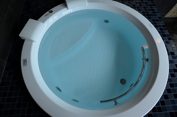 TOTO社製のジェットバスです。