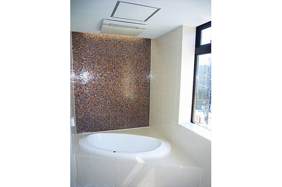 硝子扉のバスルーム