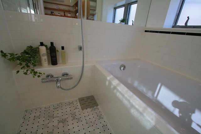 洗面室とバスルームのリフォーム