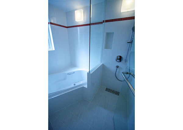 排水のグレーティングもすっきり納めています。