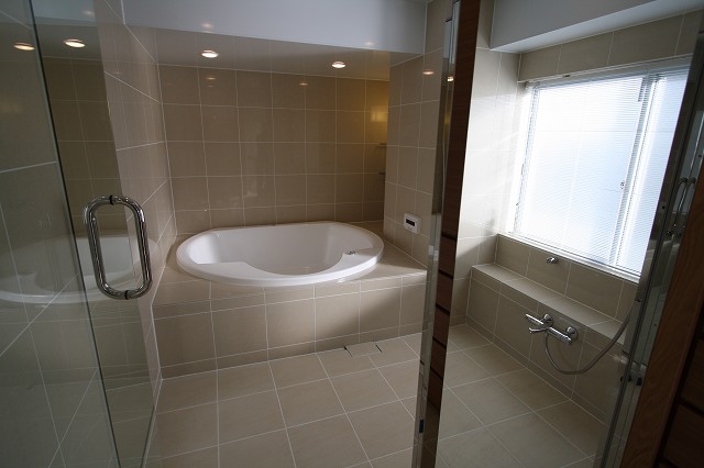 複雑な梁や柱型の形状にも対応します。