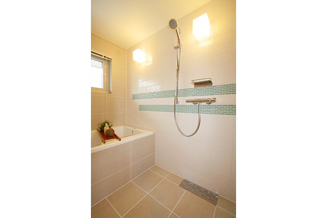 床のタイルは、LIXIL社製サーモタイル300角です。