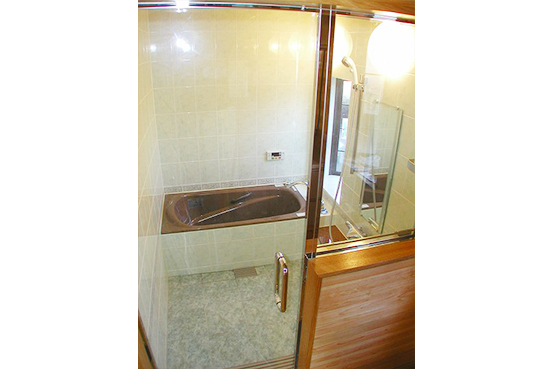 シ浴槽はTOTO社製1400mmタイプです。