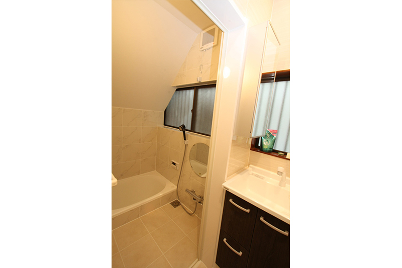 給湯器のリモコンも、お客様のご要望があり操作しやすい位置に移動しました。