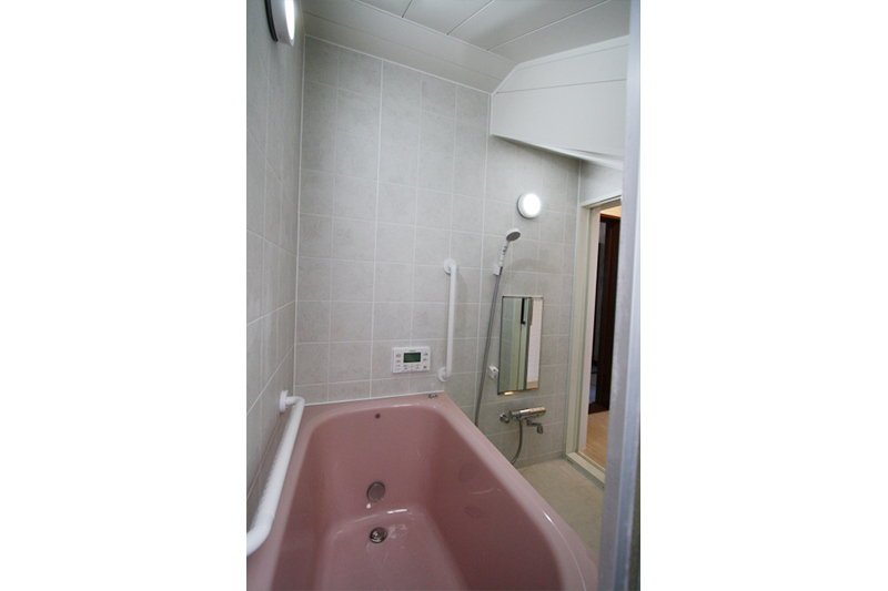 浴槽の天井の高さはたっぷり確保しました。