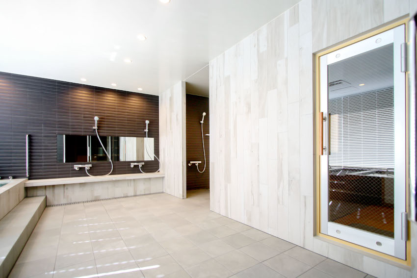 家庭用サウナ付きバスルーム