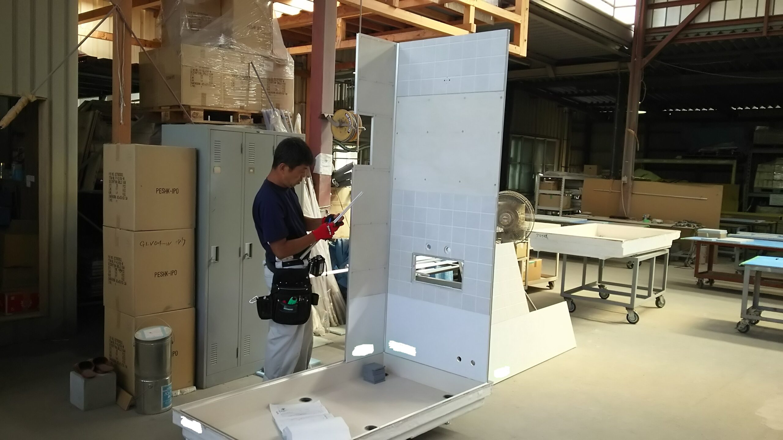 このようにフリーバス企画のオーダーメイドユニットバスは、工場内での仮組を経て出荷されるので、安心・安全です。