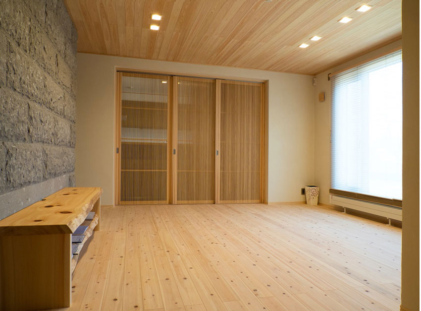 北の国の純和風バスルーム