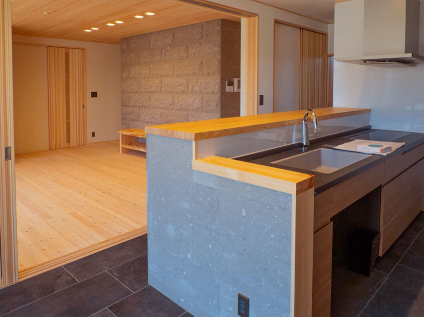 北の国の純和風バスルーム