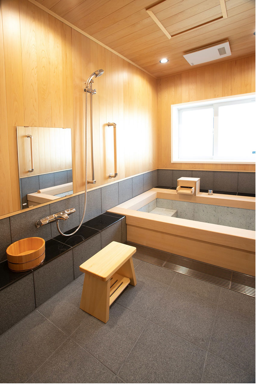 北の国の純和風バスルーム