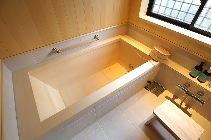 こだわりの天然木和風浴槽と洋風モダンバスルーム、キッチン・トイレのリフォーム