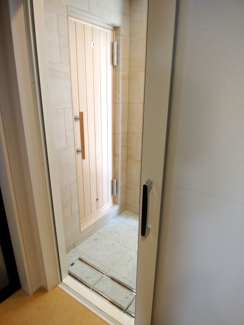 オーダーメイドの本格的な「ロウリュウ」サウナ